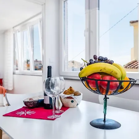 T2 Tiles Appartamento Estoril