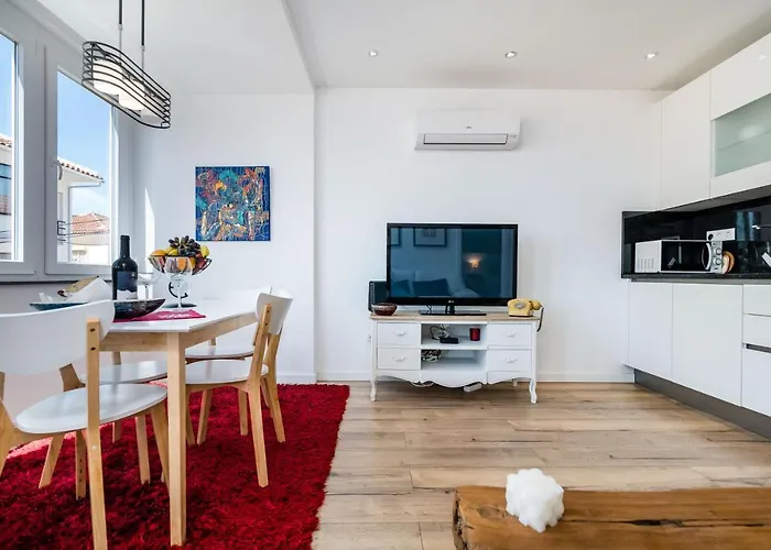 T2 Tiles * 埃斯托利尔