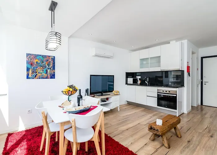 T2 Tiles 埃斯托利尔